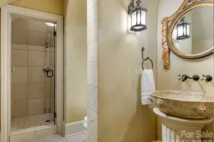 4523 Fox Brook Ln, Charlotte, NC 28211 - Photo 38