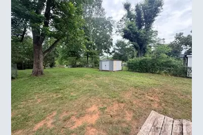 307 19th Avenue NE, Hickory, NC 28601 - Photo 10
