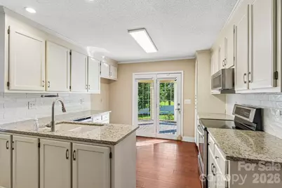 203 Royal Avenue, Albemarle, NC 28001 - Photo 2