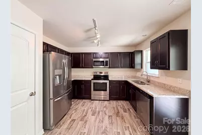 3413 Winslow Drive, Charlotte, NC 28269 - Photo 2