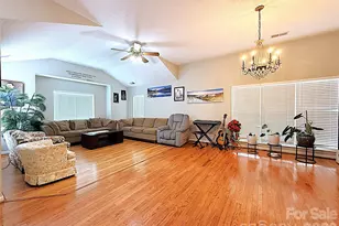 13636 Portpatrick Ln, Matthews, NC 28105 - Photo 2