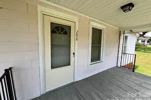208 Bell St, Mount Holly, NC 28120 - Photo 2