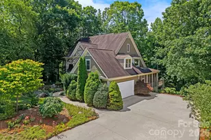 105 Welwyn Ln, Asheville, NC 28805 - Photo 2