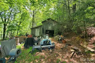 886 Hanging Rock Rd, Spruce Pine, NC 28777 - Photo 6