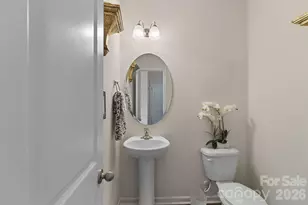 9836 Oak Barrel Ln, Charlotte, NC 28215 - Photo 8