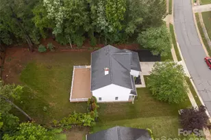 12819 Matisse Ln, Charlotte, NC 28215 - Photo 2