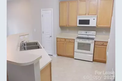 8488 Chaceview Court, Charlotte, NC 28269 - Photo 8