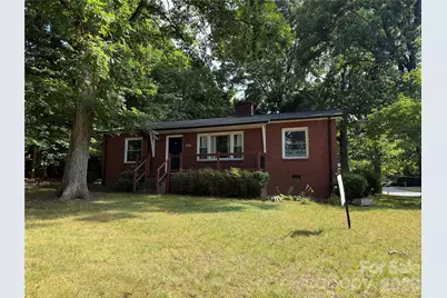 706 12th Avenue NE, Hickory, NC 28601 - Photo 2
