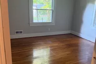 706 12th Ave NE, Hickory, NC 28601 - Photo 8