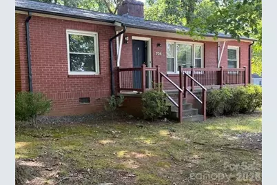 706 12th Avenue NE, Hickory, NC 28601 - Photo 1