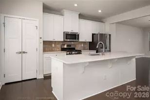 2025 Birchside Dr, Charlotte, NC 28205 - Photo 12