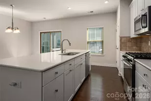 2025 Birchside Dr, Charlotte, NC 28205 - Photo 16