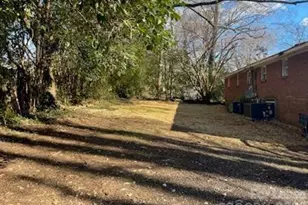 3426 Bonaire Dr, Charlotte, NC 28208 - Photo 10