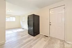 3426 Bonaire Dr, Charlotte, NC 28208 - Photo 6