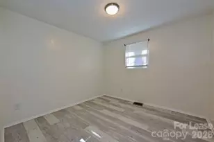 3426 Bonaire Dr, Charlotte, NC 28208 - Photo 8