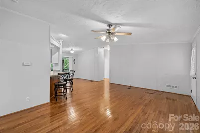146 Banks View Lane, Hendersonville, NC 28792 - Photo 14