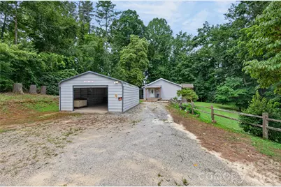 146 Banks View Lane, Hendersonville, NC 28792 - Photo 34