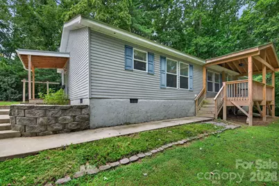 146 Banks View Lane, Hendersonville, NC 28792 - Photo 2