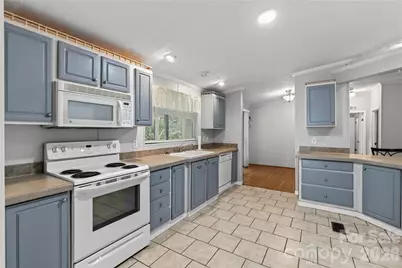 146 Banks View Lane, Hendersonville, NC 28792 - Photo 6