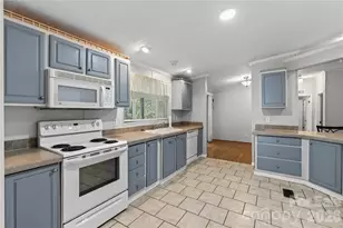 146 Banks View Ln, Hendersonville, NC 28792 - Photo 6