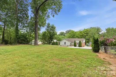 4927 Farm Pond Lane, Charlotte, NC 28212 - Photo 24