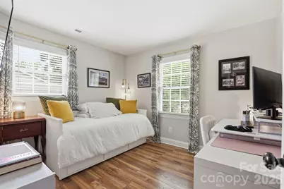 4927 Farm Pond Lane, Charlotte, NC 28212 - Photo 18