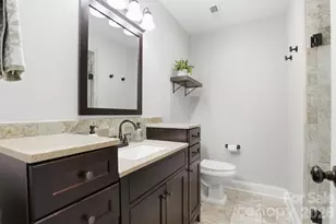4927 Farm Pond Ln, Charlotte, NC 28212 - Photo 16