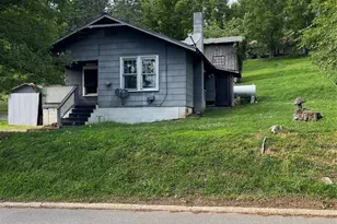 33 Holtzclaw St, Canton, NC 28716 - Photo 2