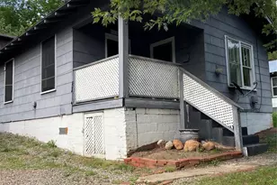 33 Holtzclaw St, Canton, NC 28716 - Photo 4