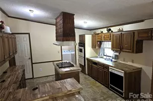 1340 Bowling Green Dr, Clover, SC 29710 - Photo 6