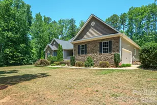 4628 Cayton Dr, Maiden, NC 28650 - Photo 4