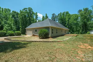 4628 Cayton Dr, Maiden, NC 28650 - Photo 4