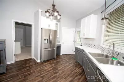 1807 Warren Avenue, Gastonia, NC 28054 - Photo 2