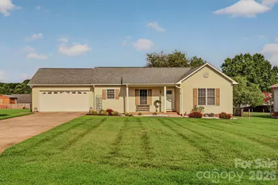 1425 Farmington Hills Drive, Conover, NC 28613 - Photo 1