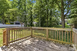 6136 Sunbridge Ct, Charlotte, NC 28269 - Photo 16