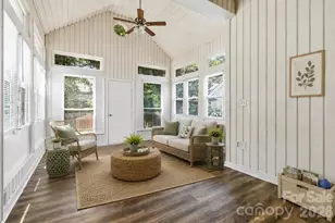 6136 Sunbridge Ct, Charlotte, NC 28269 - Photo 14