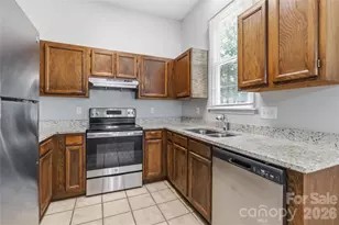 6136 Sunbridge Ct, Charlotte, NC 28269 - Photo 6