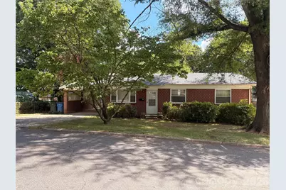 725 5th Avenue SW, Hickory, NC 28602 - Photo 1