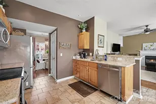 1826 Conifer Cir, Charlotte, NC 28213 - Photo 4