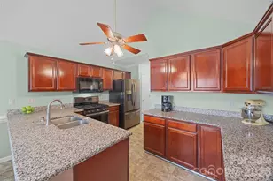 808 Chipmeadow Ln, York, SC 29745 - Photo 8
