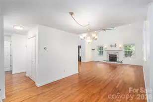 602 Hidden Springs Dr, Asheville, NC 28804 - Photo 12