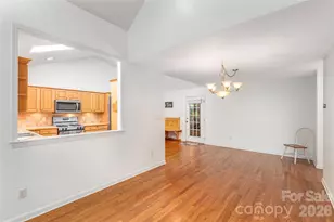 602 Hidden Springs Dr, Asheville, NC 28804 - Photo 14