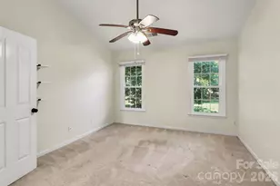 8618 Fox Chase Ln, Charlotte, NC 28269 - Photo 16