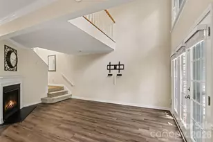 8618 Fox Chase Ln, Charlotte, NC 28269 - Photo 6