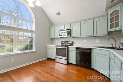 8401 Southgate Commons Drive, Charlotte, NC 28277 - Photo 6
