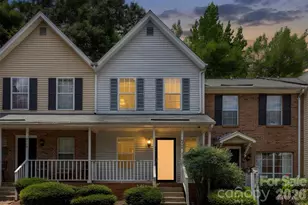 6404 Windsor Gate Ln, Charlotte, NC 28215 - Photo 2