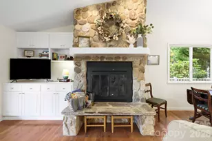 211 Rhododendron Ave, Black Mountain, NC 28711 - Photo 10