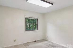 1 Bridle Path Ct, Hendersonville, NC 28791 - Photo 24