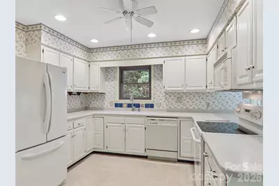1 Bridle Path Court, Hendersonville, NC 28791 - Photo 16