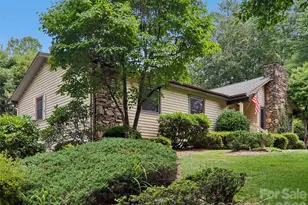 1 Bridle Path Ct, Hendersonville, NC 28791 - Photo 2